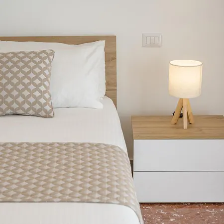 Luxury Domus- Metro Malatesta * روما